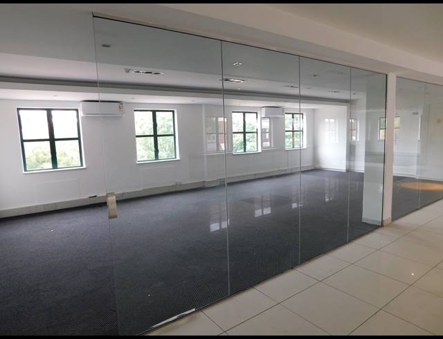 1,049M² OFFICE TO LET IN HYDE PARK